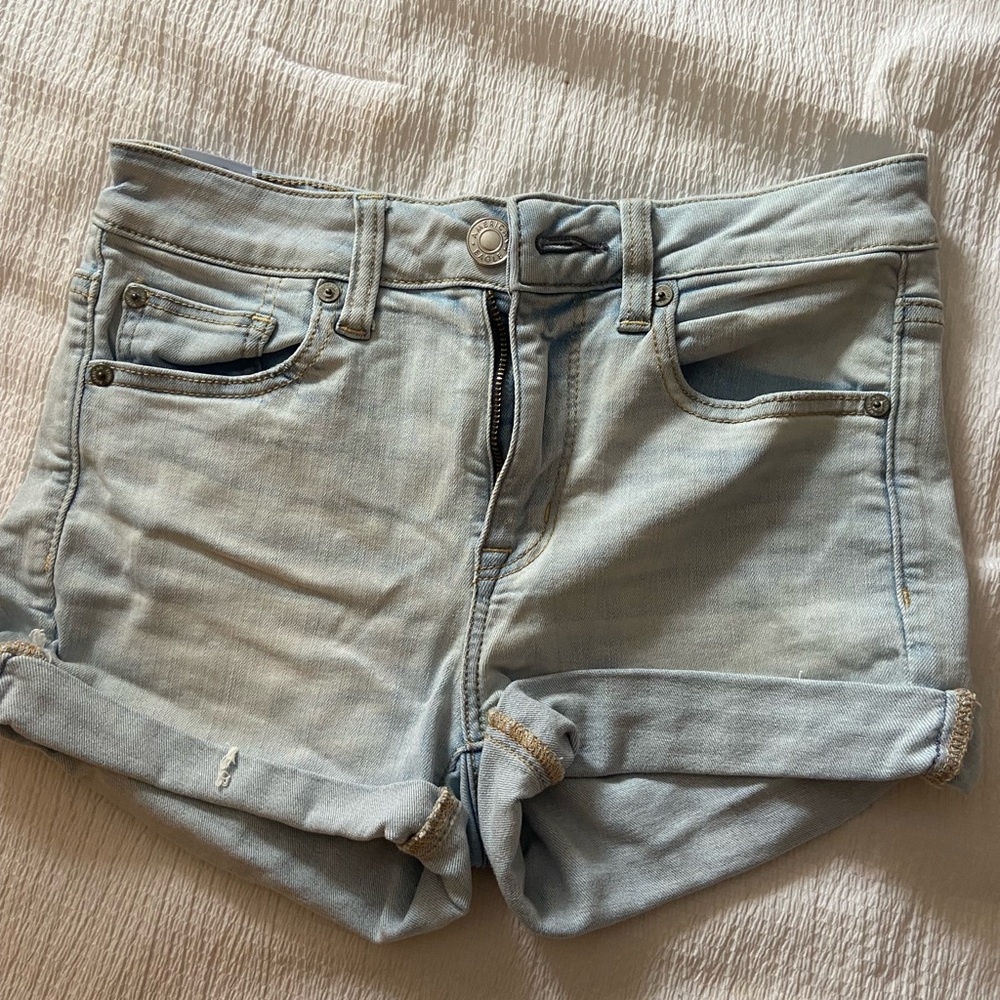 American Eagle light wash denim shorts size 2